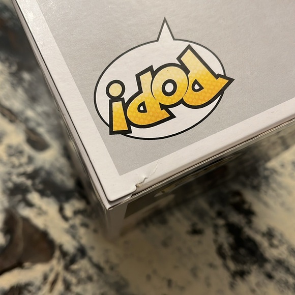 Funko Pop Daenerys Targaryen 03 Gold / White Dragon Barnes & Noble Exclusive - Picture 10 of 11